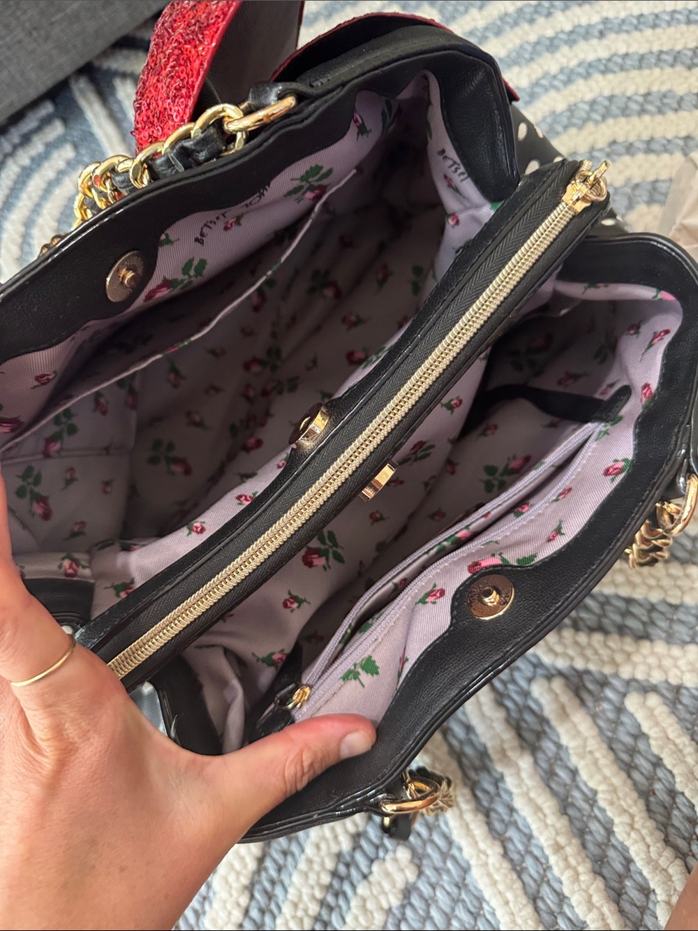 Betsey Johnson Oversized Red Sequin Bow Polka Dot Shoulder Bag - Picture 4 of 8